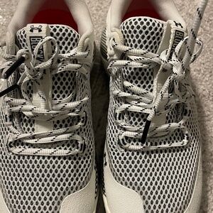 Under Armour Women's Block City 3.0 Shoes sz 8